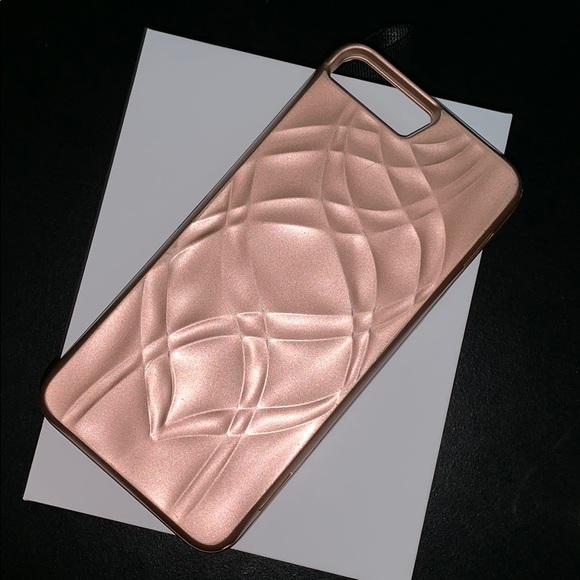 iPhone 7 Plus case - Picture 1 of 5